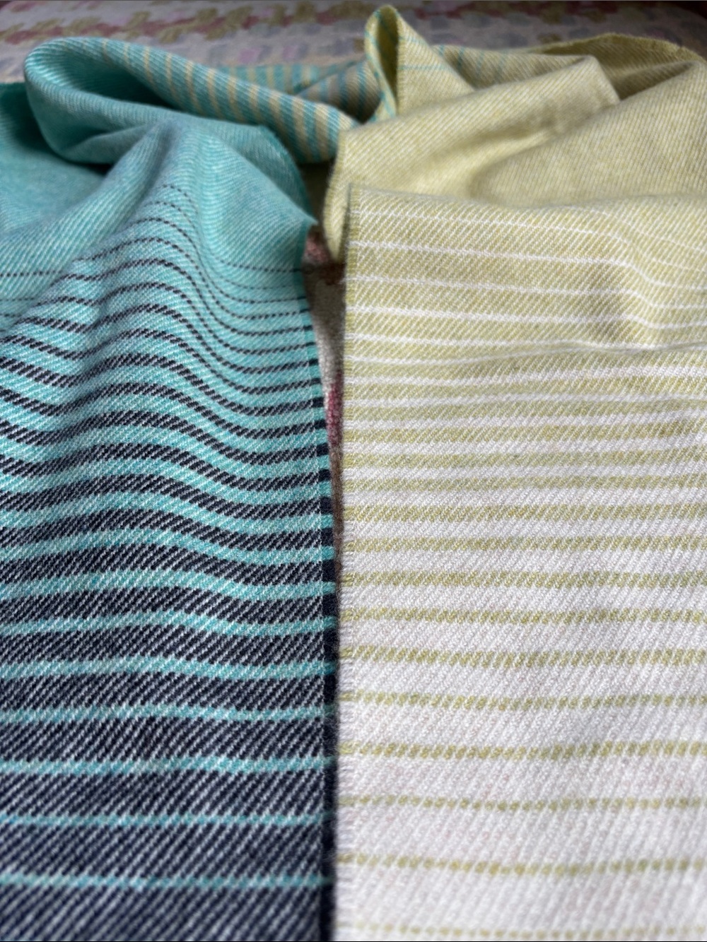 McNutt of Donegal Jasmine Ombré Merino Lambswool Scarf woven in Ireland NWT - Picture 14 of 15